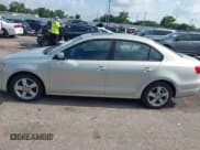 ✅ 2011 Volkswagen Jetta TDI • VIN: 3VWLL7AJ2BM091466 • Lot: 42720516. Listed on IAAI with 126,583 mi. Free auction sales archive from the USA and detailed vehicle history report at DreamBid. Image 14.