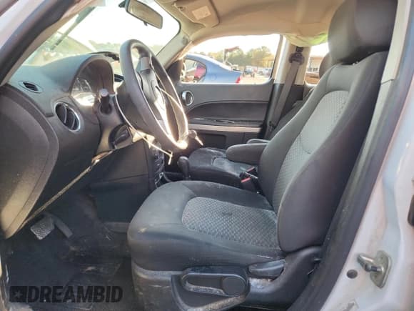 ✅ 2010 Chevrolet HHR LS • VIN: 3GNBAADB8AS530936 • Lot: 87102135. Wystawiony na Copart z przebiegiem 60 901 mil. Bezpłatny archiwum sprzedaży aukcyjnych z USA i szczegółowy raport historii pojazdu na DreamBid. Zdjęcie 7.