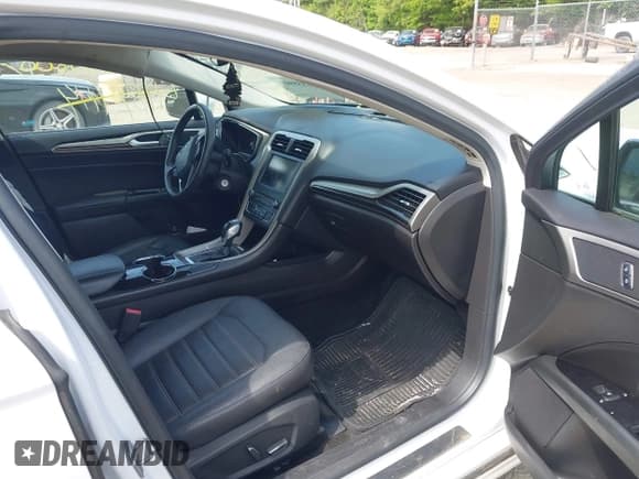 ✅ 2016 Ford Fusion SE • VIN: 3FA6P0HD5GR336286 • Лот: 42358007. Опубликован ранее на IAAI с пробегом 93 911 миль. Бесплатный доступ к архиву аукционных продаж из США и подробный отчёт об истории автомобиля на DreamBid. Изображение 5.