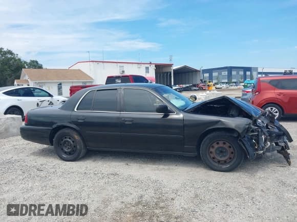 ✅ 2008 Ford Police Interceptor • VIN: 2FAHP71V08X118246 • Lot: 43097327. Listed on IAAI with Not provided. Free auction sales archive from the USA and detailed vehicle history report at DreamBid. Image 13.