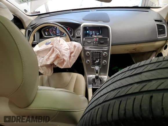 ✅ 2016 Volvo XC60 T6 Platinum • VIN: YV4902RM4G2831103 • Лот: 87076015. Опубликован ранее на Copart с пробегом 67 982 миль. Бесплатный доступ к архиву аукционных продаж из США и подробный отчёт об истории автомобиля на DreamBid. Изображение 8.