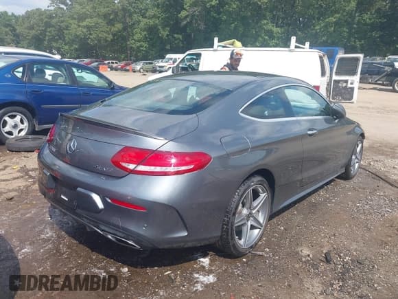 ✅ 2018 Mercedes-Benz C 300 • VIN: WDDWJ4KB3JF681630 • Lot: 40327445. Listed on IAAI with 90,967 mi. Free auction sales archive from the USA and detailed vehicle history report at DreamBid. Image 4.
