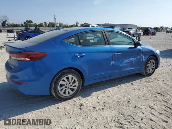 2017 Hyundai Elantra SE с VIN KMHD74LF5HU329717, выставлен на аукционе Copart как лот 86710125 с пробегом 104 422 миль миль и Списание • Salvage title. История ставок и продаж доступна на DreamBid. Изображение 3.