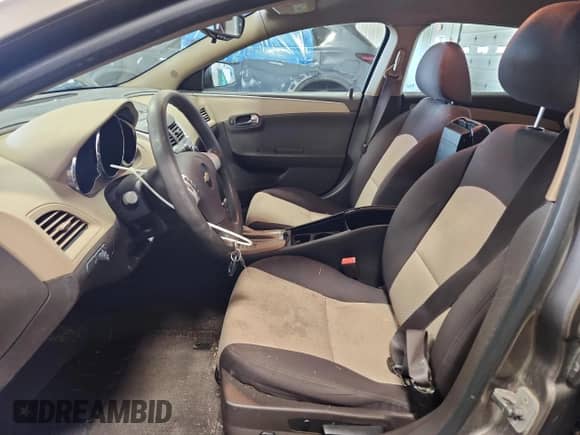 2012 Chevrolet Malibu 1LS с VIN 1G1ZB5E01CF267083, выставлен на аукционе Copart как лот 82617705 с пробегом 130 725 миль миль и На запчасти • Non repairable. История ставок и продаж доступна на DreamBid. Изображение 7.