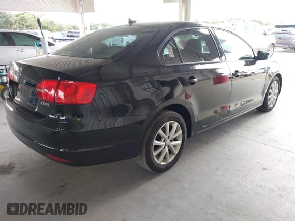 ✅ 2012 Volkswagen Jetta SE • VIN: 3VWDP7AJ7CM389022 • Lot: 43480656. Wystawiony na IAAI z przebiegiem 100 756 mil. Bezpłatny archiwum sprzedaży aukcyjnych z USA i szczegółowy raport historii pojazdu na DreamBid. Zdjęcie 4.