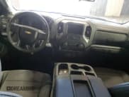 ✅ 2021 Chevrolet Silverado 1500 Custom • VIN: 1GCRWBEK2MZ150432 • Lot: 71095544. Wystawiony na Copart z przebiegiem 89 529 mil. Bezpłatny archiwum sprzedaży aukcyjnych z USA i szczegółowy raport historii pojazdu na DreamBid. Zdjęcie 8.