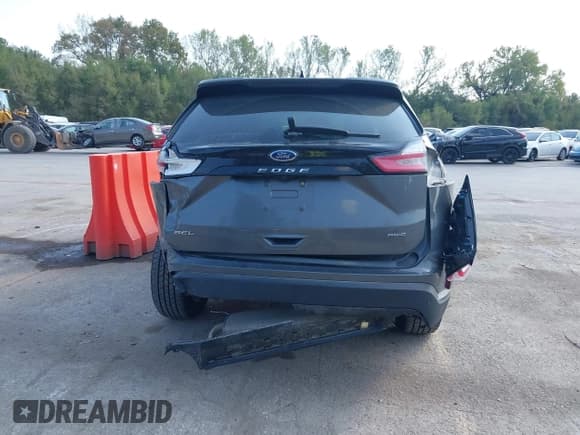 ✅ 2023 Ford Edge SEL • VIN: 2FMPK4J93PBA29798 • Lot: 43478667. Wystawiony na IAAI z przebiegiem 64 110 mil. Bezpłatny archiwum sprzedaży aukcyjnych z USA i szczegółowy raport historii pojazdu na DreamBid. Zdjęcie 17.