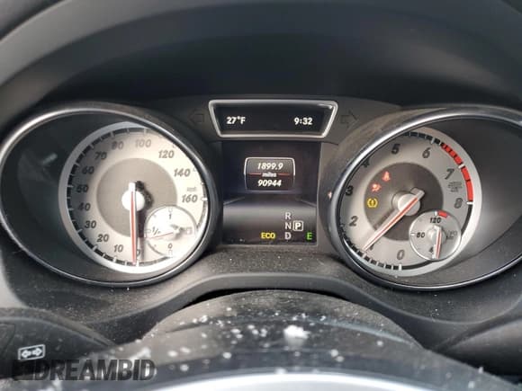 ✅ 2014 Mercedes-Benz CLA 250 • VIN: WDDSJ4GB5EN073000 • Lot: 91376725. Listed on Copart with 90,944 mi. Free auction sales archive from the USA and detailed vehicle history report at DreamBid. Image 9.