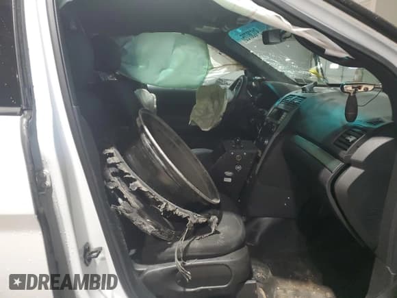 ✅ 2015 Ford Police Interceptor Utility • VIN: 1FM5K8AR7FGC17505 • Lot: 91038725. Wystawiony na Copart z przebiegiem Nie podano. Bezpłatny archiwum sprzedaży aukcyjnych z USA i szczegółowy raport historii pojazdu na DreamBid. Zdjęcie 7.