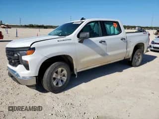 2023 Chevrolet Silverado 1500 Work Truck z VIN 1GCUDAED4PZ227768, wystawiony jako Copart lot #90829975 z przebiegiem 47 171 mil mil oraz Czysty tytuł • Clean title. Historia ofert i sprzedaży dostępna na DreamBid. Obrazek 1.