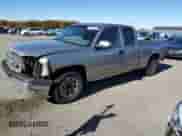2003 Chevrolet Silverado 1500 Work Truck z VIN 2GCEC19X431393089, wystawiony jako Copart lot #91223905 z przebiegiem 242 081 mil mil oraz Czysty tytuł • Clean title. Historia ofert i sprzedaży dostępna na DreamBid. Obrazek 1.