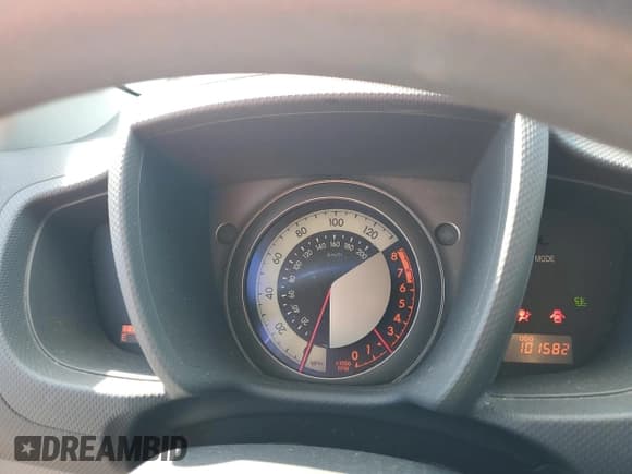 ✅ 2014 Scion xD • VIN: JTKKUPB40E1042118 • Lot: 84006855. Listed on Copart with 101,582 mi. Free auction sales archive from the USA and detailed vehicle history report at DreamBid. Image 9.