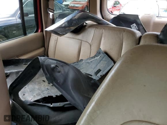 ✅ 2000 Mercury Mountaineer • VIN: 4M2ZU86P5YUJ27288 • Lot: 72371384. Listed on Copart with 116,514 mi. Free auction sales archive from the USA and detailed vehicle history report at DreamBid. Image 13.