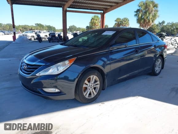✅ 2013 Hyundai Sonata GLS • VIN: 5NPEB4AC7DH673599 • Лот: 43602211. Опубликован ранее на IAAI с пробегом 182 136 миль. Бесплатный доступ к архиву аукционных продаж из США и подробный отчёт об истории автомобиля на DreamBid. Изображение 2.