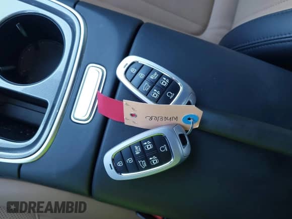 2023 Hyundai Santa Fe Calligraphy z VIN 5NMS5DAL9PH638512, wystawiony jako IAAI lot #43082782 z przebiegiem 39 825 mil mil oraz . Historia ofert i sprzedaży dostępna na DreamBid. Obrazek 11.