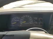 ✅ 1999 Chevrolet Silverado 3500 • VIN: 1GCHC33J3XF055520 • Лот: 71958374. Опубликован ранее на Copart с пробегом 242 976 миль. Бесплатный доступ к архиву аукционных продаж из США и подробный отчёт об истории автомобиля на DreamBid. Изображение 9.