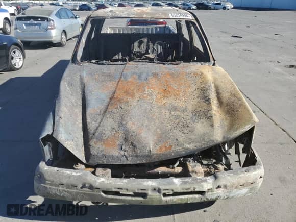 2005 Chevrolet Silverado 1500 Z71 с VIN 2GCEK13T151357887, выставлен на аукционе Copart как лот 65254994 с пробегом Не указан миль и На запчасти • Non repairable. История ставок и продаж доступна на DreamBid. Изображение 5.