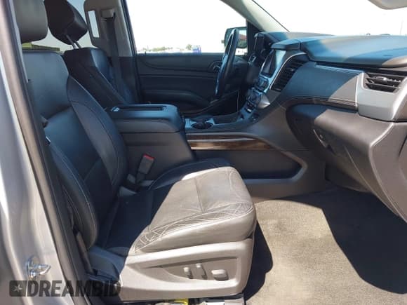 ✅ 2018 Chevrolet Tahoe LT • VIN: 1GNSKBKC9JR290670 • Lot: 42609700. Wystawiony na IAAI z przebiegiem 133 490 mil. Bezpłatny archiwum sprzedaży aukcyjnych z USA i szczegółowy raport historii pojazdu na DreamBid. Zdjęcie 5.