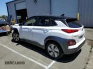 ✅ 2021 Hyundai Kona SEL • VIN: KM8K23AG0MU133321 • Лот: 58117984. Опубликован ранее на Copart с пробегом 79 537 миль. Бесплатный доступ к архиву аукционных продаж из США и подробный отчёт об истории автомобиля на DreamBid. Изображение 2.