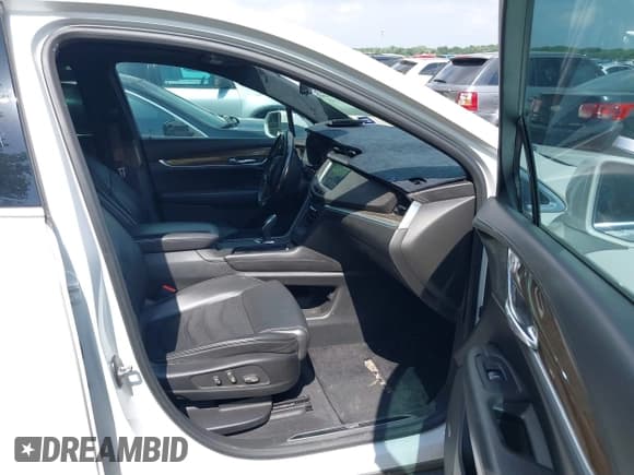 ✅ 2017 Cadillac XT5 Platinum AWD • VIN: 1GYKNFRS4HZ100671 • Lot: 42417258. Listed on IAAI with 104,243 mi. Free auction sales archive from the USA and detailed vehicle history report at DreamBid. Image 5.