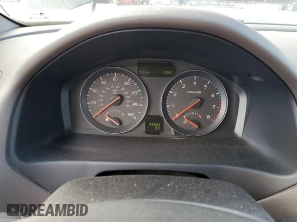 ✅ 2009 Volvo V50 2.4L • VIN: YV1MW390992466607 • Lot: 71972384. Listed on Copart with 93,568 mi. Free auction sales archive from the USA and detailed vehicle history report at DreamBid. Image 9.