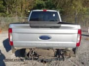 ✅ 2019 Ford F-250 XL • VIN: 1FT7W2BT5KED22686 • Lot: 43557183. Wystawiony na IAAI z przebiegiem 185 179 mil. Bezpłatny archiwum sprzedaży aukcyjnych z USA i szczegółowy raport historii pojazdu na DreamBid. Zdjęcie 16.