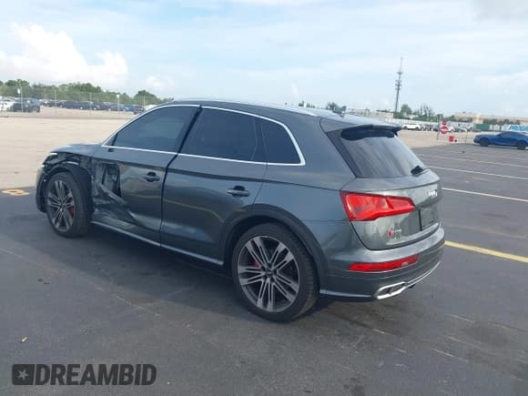 ✅ 2018 Audi SQ5 Premium Plus • VIN: WA1A4AFY4J2098770 • Lot: 42482457. Listed on IAAI with 114,377 mi. Free auction sales archive from the USA and detailed vehicle history report at DreamBid. Image 3.