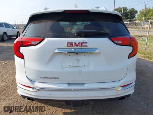 ✅ 2018 GMC Terrain Denali • VIN: 3GKALSEX2JL257697 • Lot: 43394498. Listed on IAAI with 38,663 mi. Free auction sales archive from the USA and detailed vehicle history report at DreamBid. Image 17.