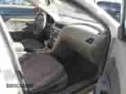 2010 Chevrolet Malibu 1LT z VIN 1G1ZC5EB3AF214333, wystawiony jako IAAI lot #43444771 z przebiegiem 161 794 mil mil oraz . Historia ofert i sprzedaży dostępna na DreamBid. Obrazek 5.