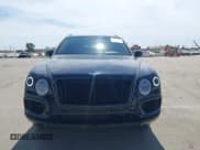 ✅ 2019 Bentley Bentayga V8 • VIN: SJAAM2ZV5KC024557 • Лот: 43191854. Опубликован ранее на IAAI с пробегом 67 067 миль. Бесплатный доступ к архиву аукционных продаж из США и подробный отчёт об истории автомобиля на DreamBid. Изображение 12.
