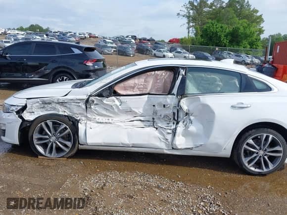 2020 Chevrolet Malibu Premier с VIN 1G1ZE5SX1LF010479, выставлен на аукционе IAAI как лот 42081049 с пробегом 92 341 миль миль и . История ставок и продаж доступна на DreamBid. Изображение 6.