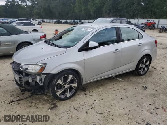 2017 Chevrolet Sonic Premier z VIN 1G1JF5SB0H4114544, wystawiony jako Copart lot #69998454 z przebiegiem 70 804 mil mil oraz Szkoda całkowita • Salvage title. Historia ofert i sprzedaży dostępna na DreamBid. Obrazek 1.
