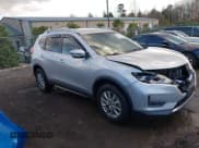 ✅ 2019 Nissan Rogue S • VIN: 5N1AT2MV8KC840084 • Lot: 43768746. Wystawiony na IAAI z przebiegiem 112 183 mil. Bezpłatny archiwum sprzedaży aukcyjnych z USA i szczegółowy raport historii pojazdu na DreamBid. Zdjęcie 1.