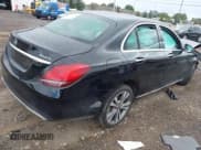 ✅ 2021 Mercedes-Benz C 300 • VIN: W1KWF8EB6MR648452 • Lot: 43049735. Wystawiony na IAAI z przebiegiem 49 656 mil. Bezpłatny archiwum sprzedaży aukcyjnych z USA i szczegółowy raport historii pojazdu na DreamBid. Zdjęcie 4.