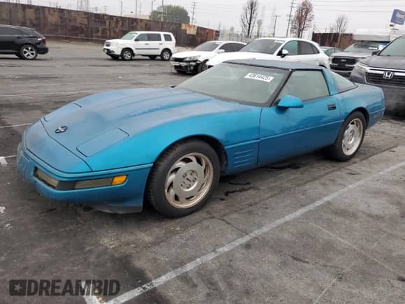 1994 Chevrolet Corvette with VIN 1G1YY22P0R5107379, listed as a Copart auction lot 43614425 with 127,470 mi miles and Clean title. Bid and sale history available at DreamBid. Image 1.