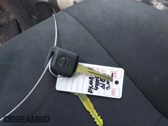 ✅ 2018 Nissan Versa SV • VIN: 3N1CN7AP4JL824576 • Lot: 42981175. Wystawiony na IAAI z przebiegiem 111 132 mil. Bezpłatny archiwum sprzedaży aukcyjnych z USA i szczegółowy raport historii pojazdu na DreamBid. Zdjęcie 11.