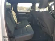 ✅ 2023 Ram 1500 Big Horn • VIN: 1C6SRFFT7PN581049 • Lot: 92657505. Wystawiony na Copart z przebiegiem 79 531 mil. Bezpłatny archiwum sprzedaży aukcyjnych z USA i szczegółowy raport historii pojazdu na DreamBid. Zdjęcie 10.