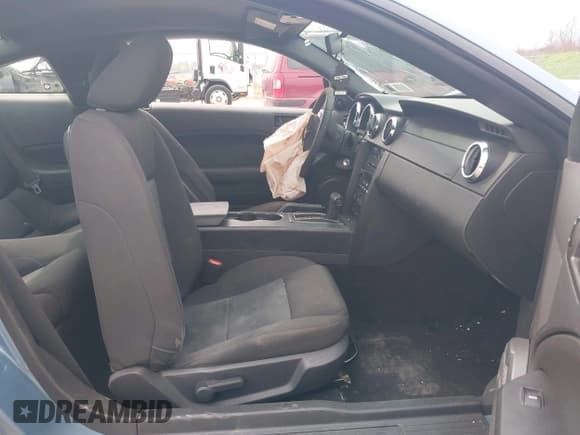 ✅ 2007 Ford Mustang Deluxe • VIN: 1ZVFT80N175266312 • Лот: 42125527. Опубликован ранее на IAAI с пробегом Не указан. Бесплатный доступ к архиву аукционных продаж из США и подробный отчёт об истории автомобиля на DreamBid. Изображение 5.