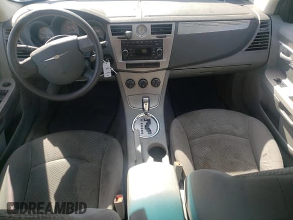 ✅ 2008 Chrysler Sebring LX • VIN: 1C3LC46K48N151155 • Lot: 90868005. Wystawiony na Copart z przebiegiem 237 111 mil. Bezpłatny archiwum sprzedaży aukcyjnych z USA i szczegółowy raport historii pojazdu na DreamBid. Zdjęcie 8.