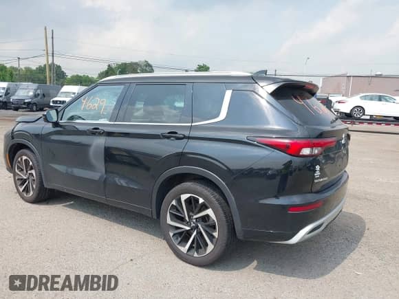 2023 Mitsubishi Outlander SEL with VIN JA4J3VA87PZ038533, listed as a IAAI auction lot 42884629 with 43,715 mi miles and . Bid and sale history available at DreamBid. Image 3.