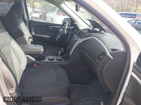 ✅ 2011 Chevrolet Traverse 2LT • VIN: 1GNKVJED0BJ108036 • Lot: 43703538. Listed on IAAI with 199,953 mi. Free auction sales archive from the USA and detailed vehicle history report at DreamBid. Image 5.