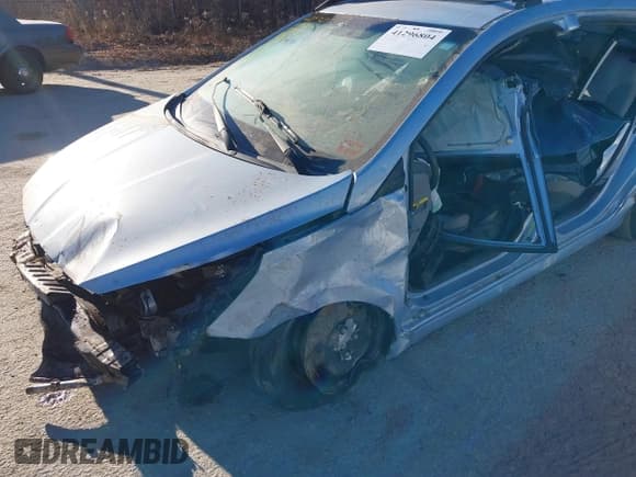 ✅ 2012 Hyundai Accent GS • VIN: KMHCT5AE9CU012281 • Lot: 41296804. Wystawiony na IAAI z przebiegiem Nie podano. Bezpłatny archiwum sprzedaży aukcyjnych z USA i szczegółowy raport historii pojazdu na DreamBid. Zdjęcie 6.