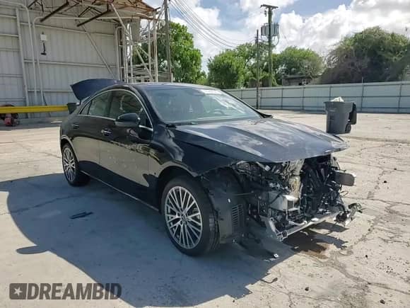 2025 Mercedes-Benz CLA 250 z VIN W1K5J4GB5SN504363, wystawiony jako Copart lot #61268535 z przebiegiem 1 854 mil mil oraz Szkoda całkowita • Salvage title. Historia ofert i sprzedaży dostępna na DreamBid. Obrazek 14.