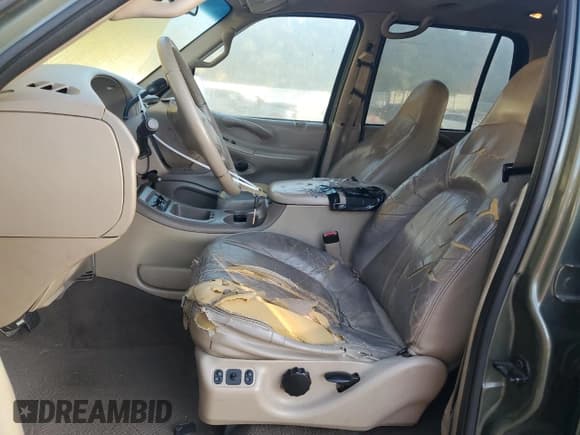 ✅ 2000 Ford Expedition Eddie Bauer • VIN: 1FMRU1767YLA91799 • Lot: 76897194. Listed on Copart with Not provided. Free auction sales archive from the USA and detailed vehicle history report at DreamBid. Image 7.