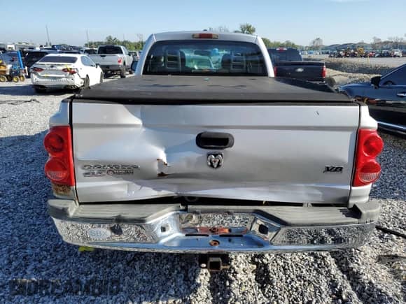 2006 Dodge Dakota SLT with VIN 1D7HW42N96S691453, listed as a Copart auction lot 70677415 with 136,870 mi miles and Clean title. Bid and sale history available at DreamBid. Image 6.