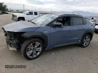 ✅ 2023 Subaru Solterra Premium • VIN: JTMABABA8PA009866 • Lot: 67385543. Wystawiony na Copart z przebiegiem 2 496 mil. Bezpłatny archiwum sprzedaży aukcyjnych z USA i szczegółowy raport historii pojazdu na DreamBid. Zdjęcie 1.