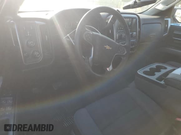 ✅ 2019 Chevrolet Silverado 1500 LT • VIN: 2GCVKPEC8K1174983 • Lot: 84835335. Wystawiony na Copart z przebiegiem 7 378 mil. Bezpłatny archiwum sprzedaży aukcyjnych z USA i szczegółowy raport historii pojazdu na DreamBid. Zdjęcie 8.