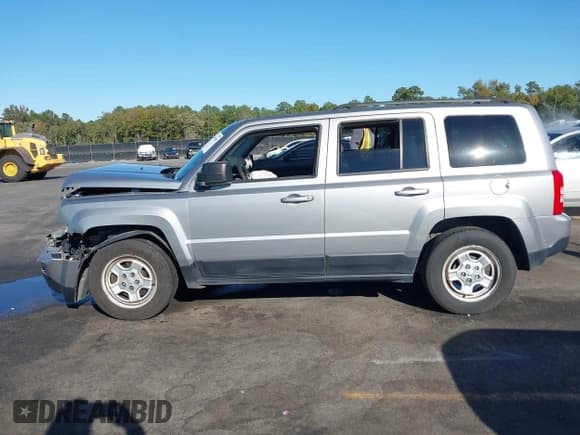 ✅ 2017 Jeep Patriot 75th Anniversary • VIN: 1C4NJPBB0HD103580 • Лот: 43497499. Опубликован ранее на IAAI с пробегом 115 043 миль. Бесплатный доступ к архиву аукционных продаж из США и подробный отчёт об истории автомобиля на DreamBid. Изображение 14.