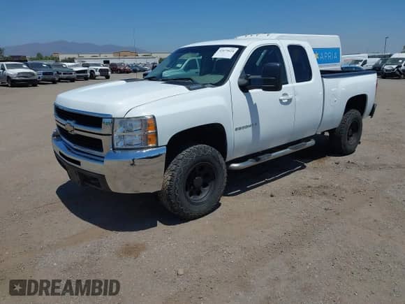 2007 Chevrolet Silverado 2500HD LTZ z VIN 1GCHK29667E573319, wystawiony jako IAAI lot #42675624 z przebiegiem 138 091 mil mil oraz . Historia ofert i sprzedaży dostępna na DreamBid. Obrazek 17.