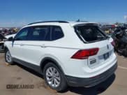 ✅ 2020 Volkswagen Tiguan S • VIN: 3VV1B7AX3LM181486 • Lot: 42228279. Wystawiony na IAAI z przebiegiem 61 901 mil. Bezpłatny archiwum sprzedaży aukcyjnych z USA i szczegółowy raport historii pojazdu na DreamBid. Zdjęcie 3.